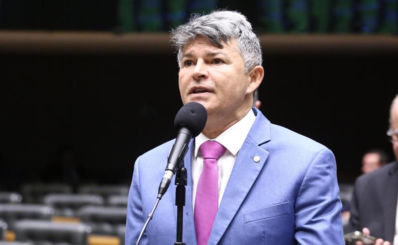 PL de Medeiros quer levar ao SUS uma das terapias mais modernas contra o câncer