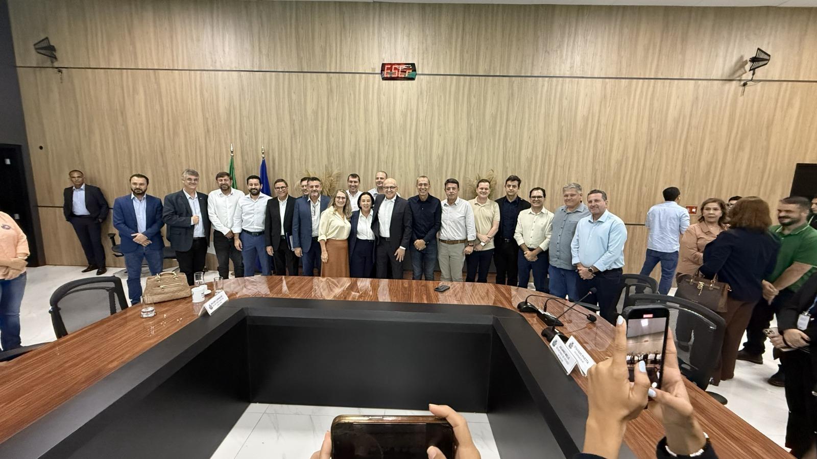 Chico Guarnieri acompanha oficialização da gestão compartilhada do Hospital Regional de Sinop
