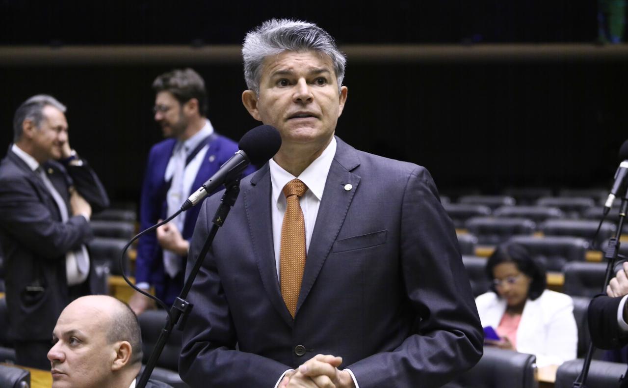 Zé Medeiros propõe assistência jurídica gratuita para policiais processados em serviço