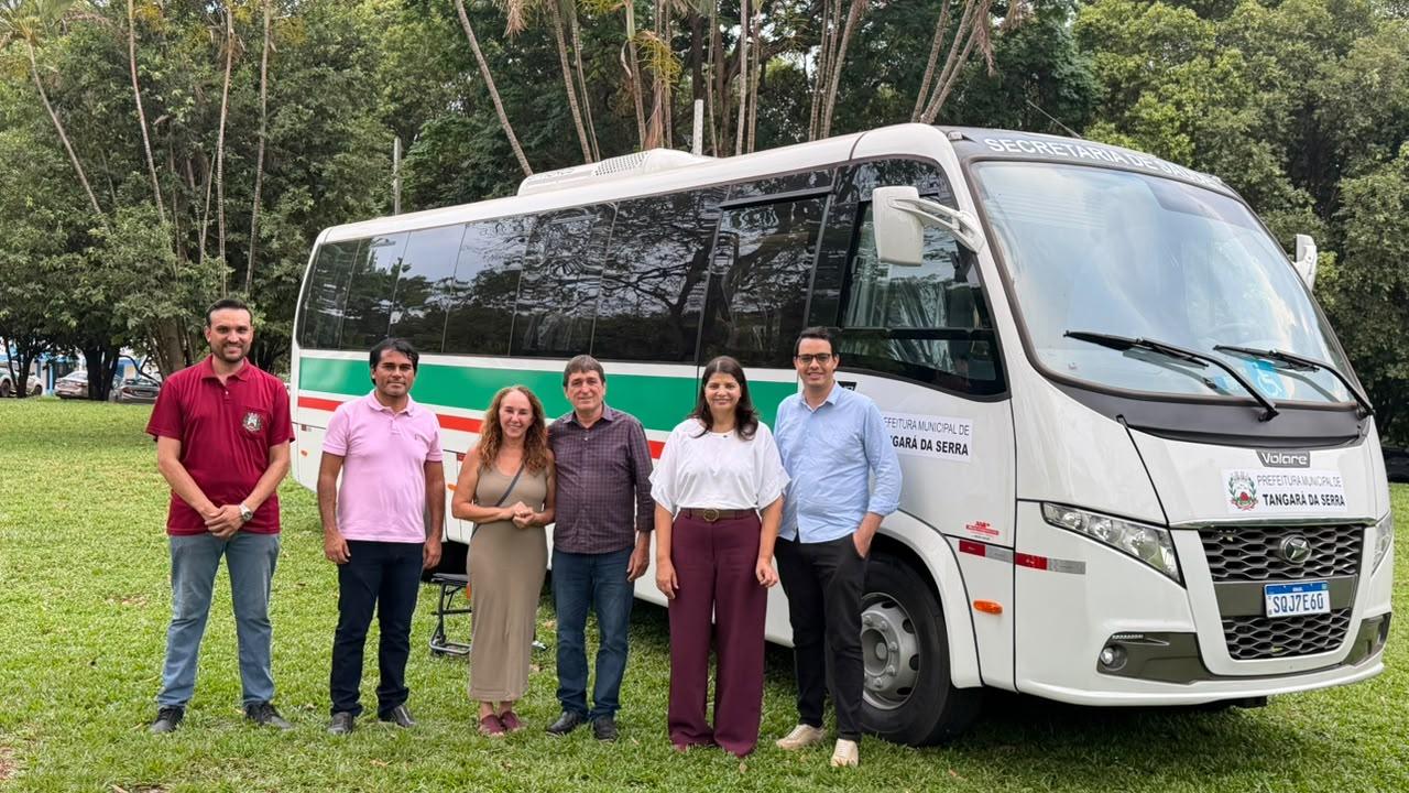 SECRETARIA MUNICIPAL DE SAÚDE ADQUIRE MICRO-ÔNIBUS NO VALOR DE R$ 640 MIL PARA TRANSPORTE DE PACIENTES
