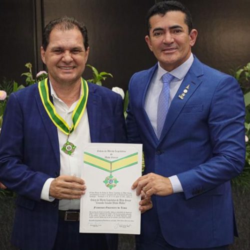 Deputado Chico Guarnieri recebe a medalha Filinto Müller, mais alta honraria da ALMT
