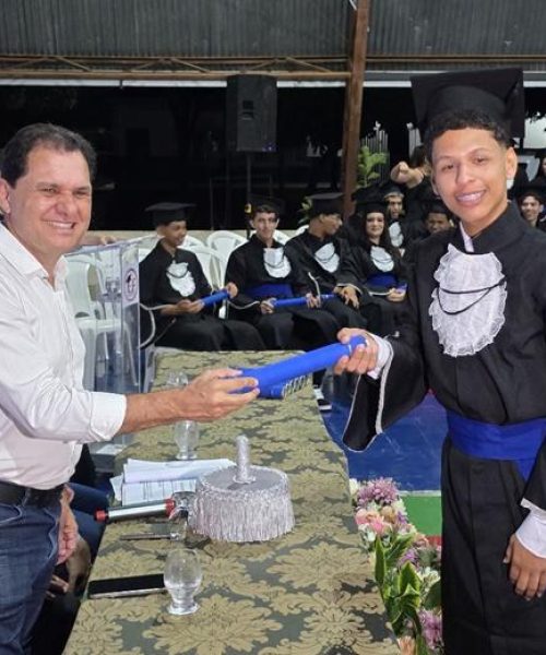 Chico Guarnieri prestigia formatura e destaca papel da educação na construção de futuros