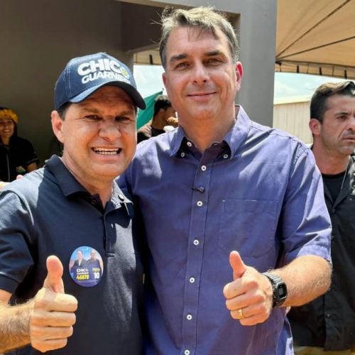 Flávio Bolsonaro declara apoio ao deputado Chico Guarnieri