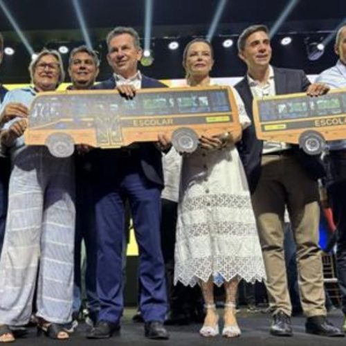 Com indicações de Chico Guarnieri, municípios da região recebem novos ônibus escolares