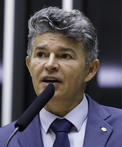 Medeiros relata e comissão aprova projeto que flexibiliza uso de energia no campo