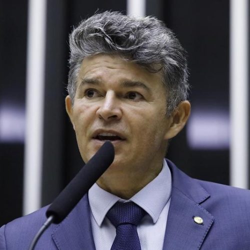 Medeiros relata e comissão aprova projeto que flexibiliza uso de energia no campo