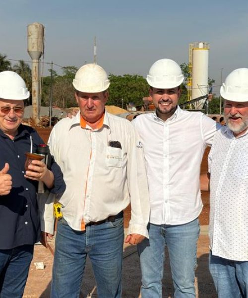 Prefeito Eduardo Sanches visita obras de 384 apartamentos populares em Tangará da Serra