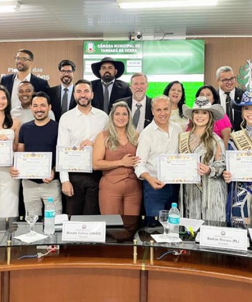 Câmara enaltece Studio Jonathan Souza e equipe pela contribuição ao evento que elegeu a Rainha da Exposerra 2025