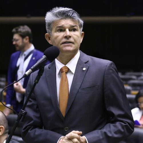 Medeiros apresenta moção de pesar por policiais mortos em operação no Rio de Janeiro