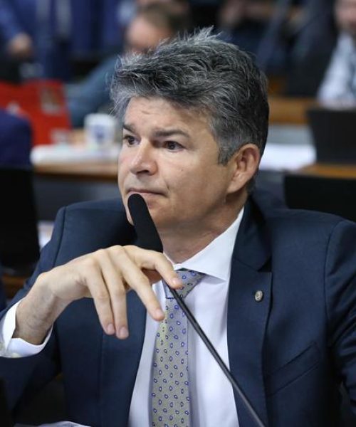 PL de Medeiros propõe retirada automática do poder familiar de autores de feminicídio ou homicídio