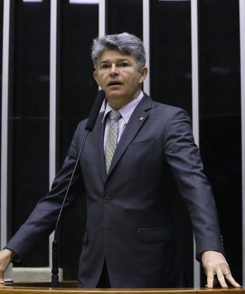 Medeiros diz que decisões tomadas em Brasília prejudicam MT e defende enfrentamento a STF e governo federal