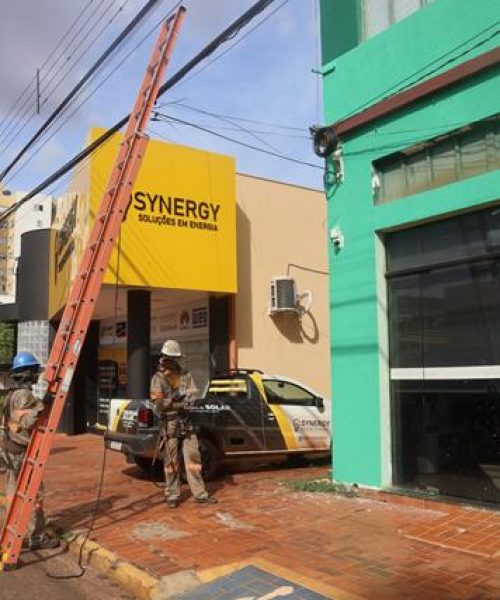 Aprovada novas penalidades contra as concessionárias que deixam fios em desuso nas vias públicas