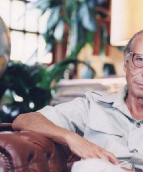 PL de José Medeiros eterniza Roberto Campos entre os Heróis da Pátria