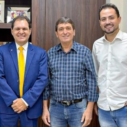 Chico Guarnieri recebe prefeito, de Tangará da Serra, Vander Masson e vice, Eduardo Sanches, e garante R$ 200 mil para a saúde