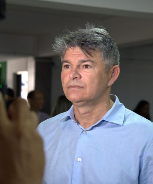 Projeto de Zé Medeiros vira lei e bloqueia pensão de investigados por morte de pais