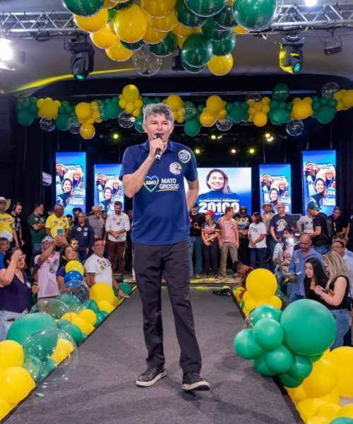Mauro Mendes pede votos para Zé Medeiros ao Senado durante evento em Rondonópolis
