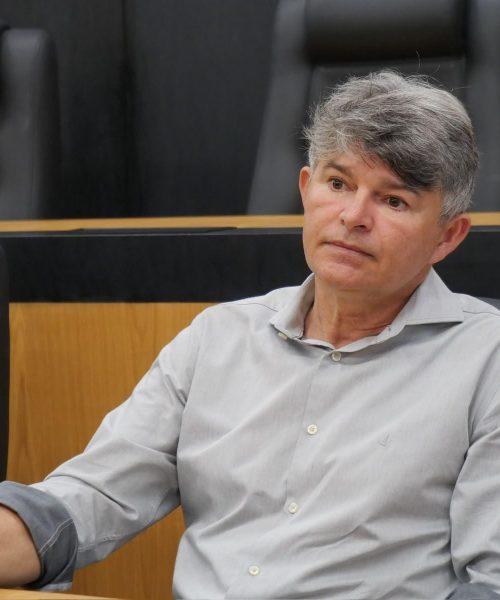 “Entre o MDB e os prefeitos, ficamos com os prefeitos”, diz Zé Medeiros