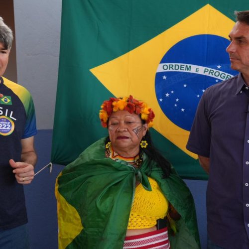 Medeiros leva Flávio Bolsonaro a aldeia Parecis e se reúne com lideranças indígenas em Campo Novo