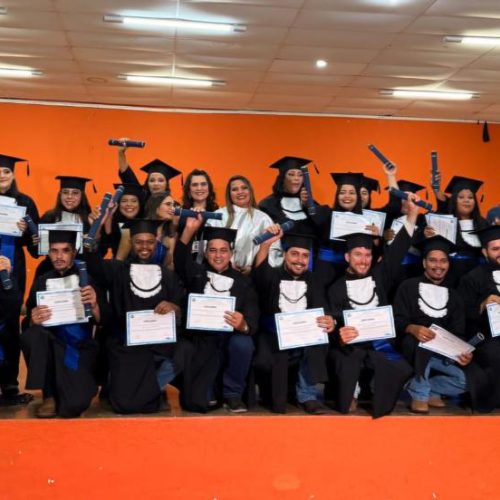 Alunos do curso de Agropecuária da ETEC de Tangará da Serra - Foto por: Ascom Seciteci