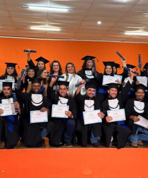 Alunos do curso de Agropecuária da ETEC de Tangará da Serra - Foto por: Ascom Seciteci